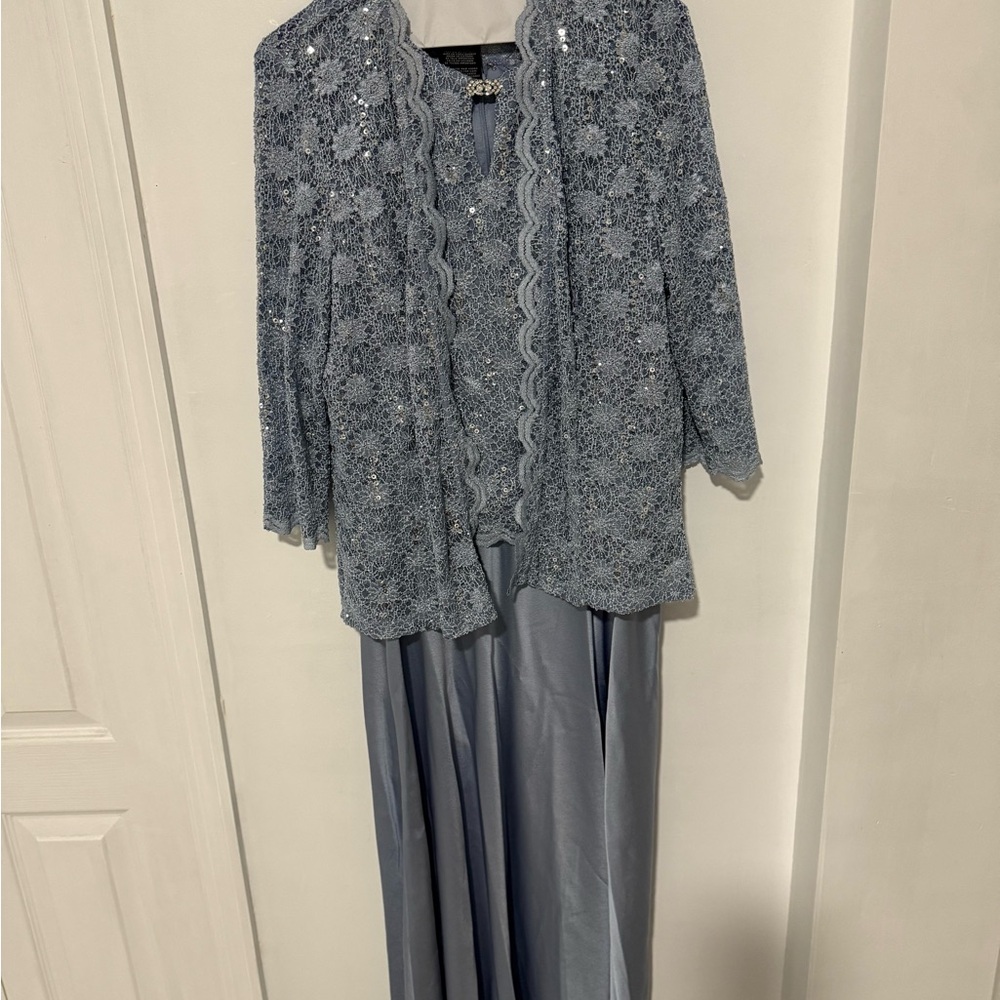 Elegant Blue Lace Dress Set